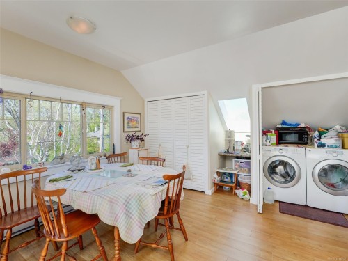 355 Richmond Ave, Victoria, BC - Indoor