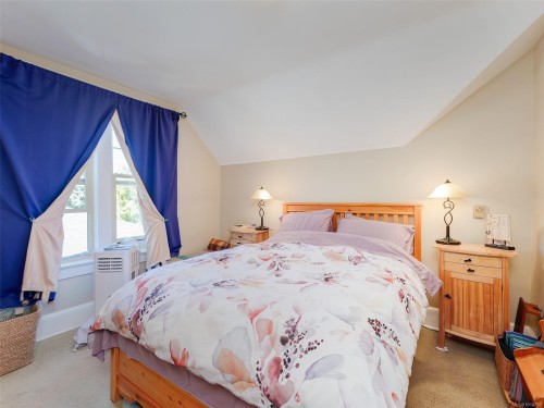 355 Richmond Ave, Victoria, BC - Indoor Photo Showing Bedroom