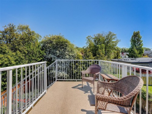 355 Richmond Ave, Victoria, BC - Outdoor With Exterior