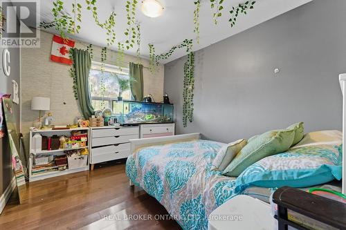 1314 Fisher Avenue, Burlington, ON - Indoor Photo Showing Bedroom