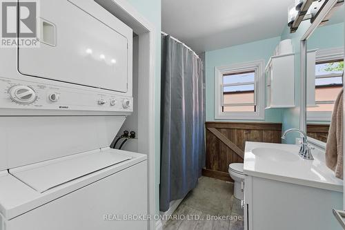 1314 Fisher Avenue, Burlington, ON - Indoor Photo Showing Laundry Room