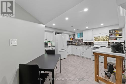 1314 Fisher Avenue, Burlington, ON - Indoor Photo Showing Kitchen