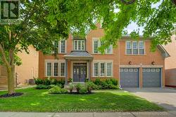 9 TARMACK DRIVE  Richmond Hill, ON L4E 0E6