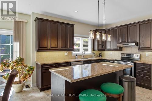 9 Tarmack Drive, Richmond Hill, ON - Indoor Photo Showing Kitchen