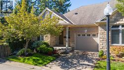 14 - 409 NIAGARA STREET  St. Catharines (Carlton/Bunting), ON L2M 4V9