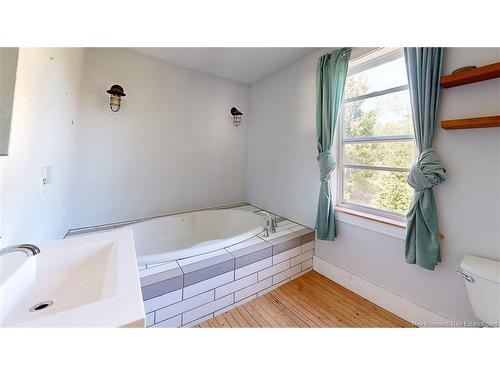 8 Centennial Dr, Minto, NB 