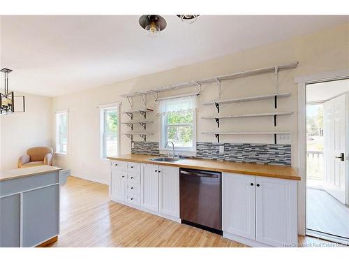 8 Centennial Dr, Minto, NB 