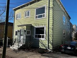25 Clarendon ST  Saint John, NB E2K 1A3