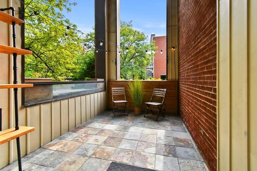 Balcon - 106-869 Av. Viger E., Montréal (Ville-Marie), QC -  With Exterior