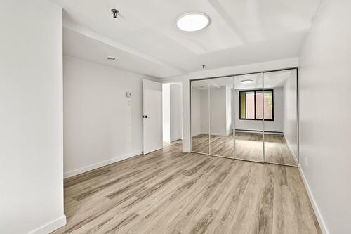 Chambre à coucher - 106-869 Av. Viger E., Montréal (Ville-Marie), QC - Indoor Photo Showing Other Room