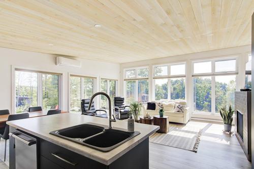 Overall view - 1097 Ch. De La Côte, Lachute, QC - Indoor Photo Showing Kitchen With Double Sink