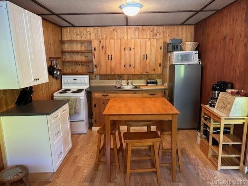 3-8290 Sa-Seen-Os Rd, Youbou, BC 