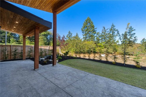 1017 Coral Pl, French Creek, BC 