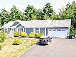 26 Aspen Court  Conquerall Bank, NS B4V 0G6