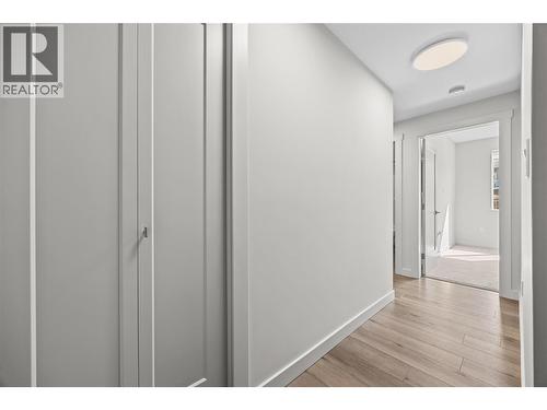 3638 Mission Springs Drive Unit# 301, Kelowna, BC - Indoor