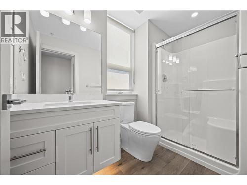 3638 Mission Springs Drive Unit# 301, Kelowna, BC - Indoor Photo Showing Bathroom