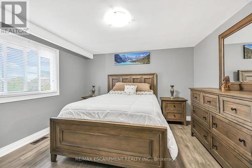28 Tara Court, Hamilton, ON - Indoor Photo Showing Bedroom