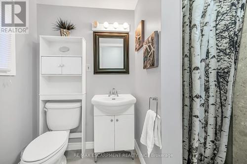 28 Tara Court, Hamilton, ON - Indoor Photo Showing Bathroom