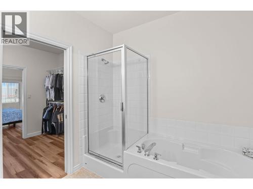 Ensuite - 1963 Durnin Road Unit# 303, Kelowna, BC - Indoor Photo Showing Bathroom
