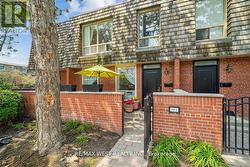2 - 69 UPPER CANADA DRIVE  Toronto, ON M2P 2A2