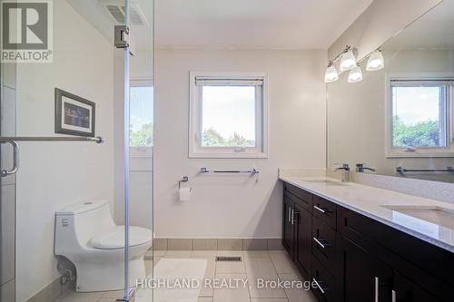 2591 Robin Drive, Mississauga, ON - Indoor Photo Showing Bathroom