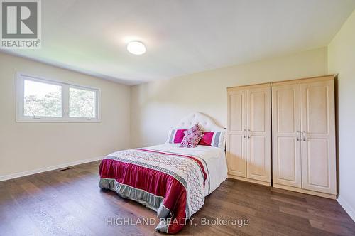 2591 Robin Drive, Mississauga, ON - Indoor Photo Showing Bedroom