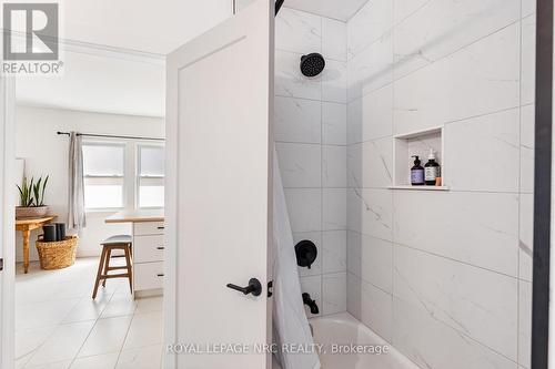 37 Lock Street, St. Catharines (Port Dalhousie), ON - Indoor Photo Showing Bathroom