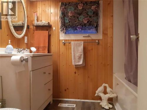 18 Sutton Drive, Goderich, ON - Indoor Photo Showing Bathroom