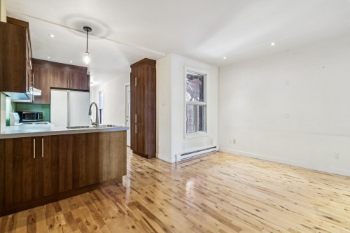 Cuisine - 4076 Av. Coloniale, Montréal (Le Plateau-Mont-Royal), QC - Indoor Photo Showing Kitchen