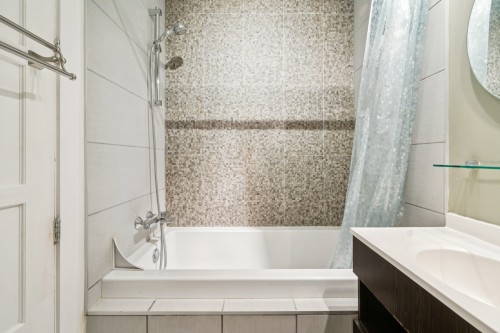 Salle de bains - 4076 Av. Coloniale, Montréal (Le Plateau-Mont-Royal), QC - Indoor Photo Showing Bathroom