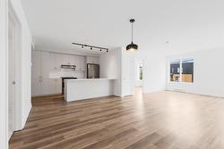 107-120 Boul. St-Elzear O.  Laval (Vimont), QC H7M 2A8