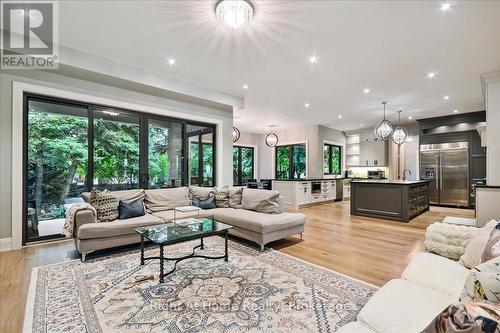 176 Viewbank Crescent, Oakville (Sw Southwest), ON - Indoor Photo Showing Living Room