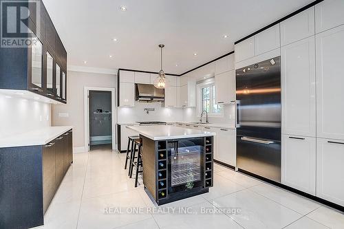 19 Anglin Drive, Richmond Hill, ON - Indoor Photo Showing Kitchen With Stainless Steel Kitchen