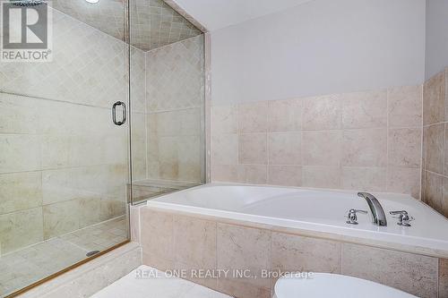 19 Anglin Drive, Richmond Hill, ON - Indoor Photo Showing Bathroom