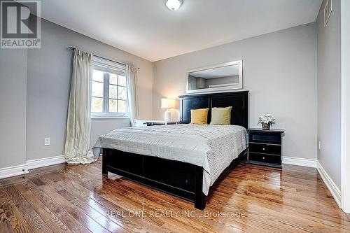 19 Anglin Drive, Richmond Hill, ON - Indoor Photo Showing Bedroom