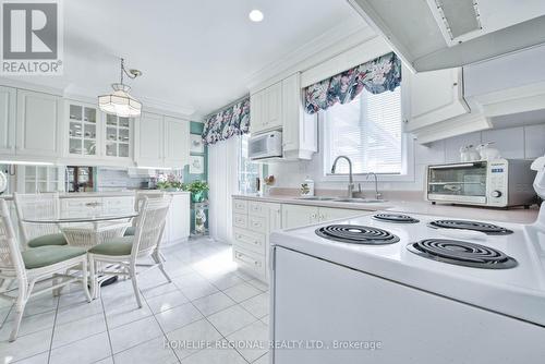7190 Madiera Road, Mississauga, ON - Indoor Photo Showing Kitchen