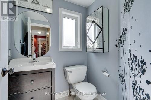 609 Simon Street, Shelburne, ON - Indoor Photo Showing Bathroom