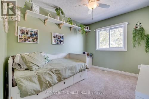 609 Simon Street, Shelburne, ON - Indoor Photo Showing Bedroom