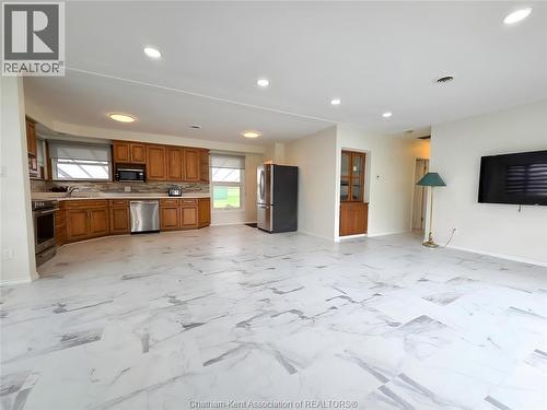 17 Glenmar Avenue, Chatham, ON - Indoor