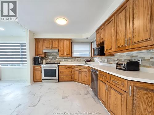 17 Glenmar Avenue, Chatham, ON - Indoor Photo Showing Kitchen