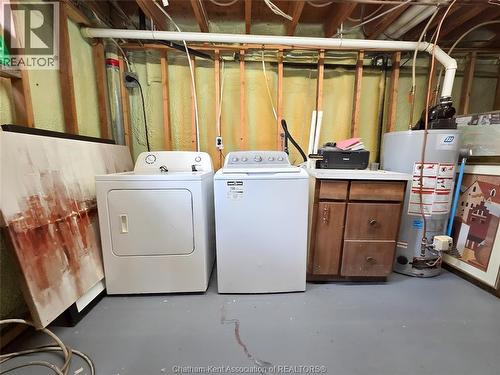 17 Glenmar Avenue, Chatham, ON - Indoor Photo Showing Laundry Room