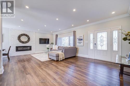 215 Willow Drive, Georgina, ON - Indoor Photo Showing Living Room With Fireplace