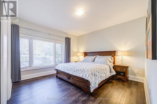 215 Willow Drive, Georgina, ON - Indoor Photo Showing Bedroom