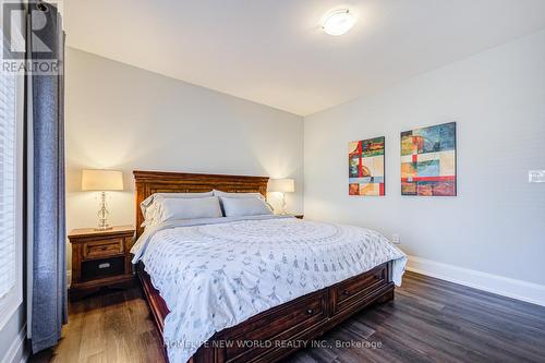 215 Willow Drive, Georgina, ON - Indoor Photo Showing Bedroom