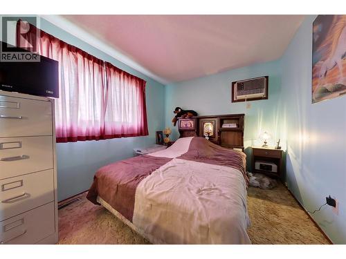 189 310Th Avenue, Marysville, BC - Indoor Photo Showing Bedroom