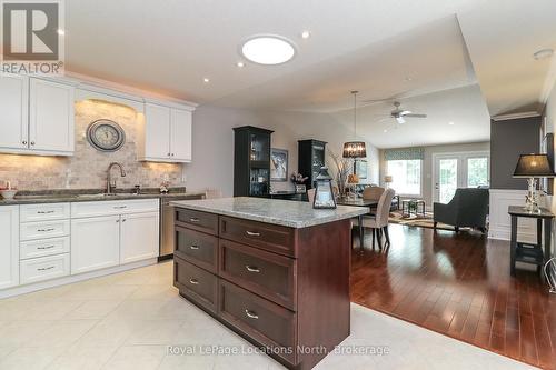 67 Greenway Drive, Wasaga Beach, ON - Indoor Photo Showing Kitchen With Upgraded Kitchen