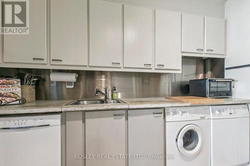 1001 - 575 Avenue Road Se, Toronto, ON - Indoor Photo Showing Laundry Room