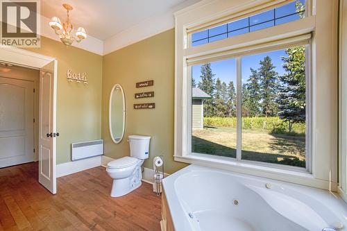70 Waterside Road, Enderby, BC - Indoor Photo Showing Bathroom