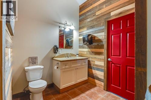 70 Waterside Road, Enderby, BC - Indoor Photo Showing Bathroom
