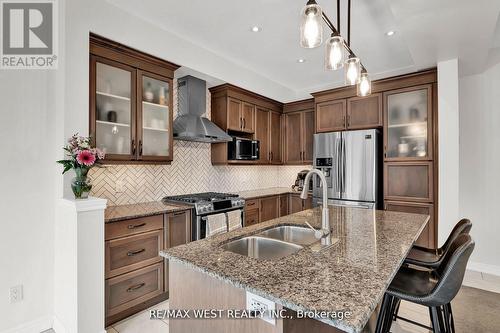 15 Severino Circle, West Lincoln, ON - Indoor Photo Showing Kitchen With Double Sink With Upgraded Kitchen